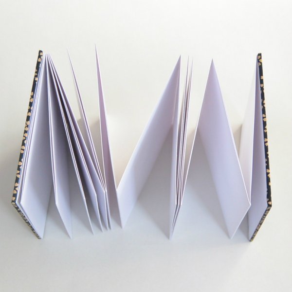 御城印帖「小桜 黒」